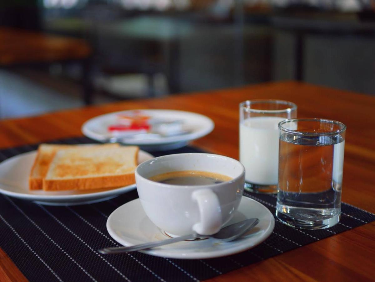 Ou Hotel Phitsanulok Zewnętrze zdjęcie